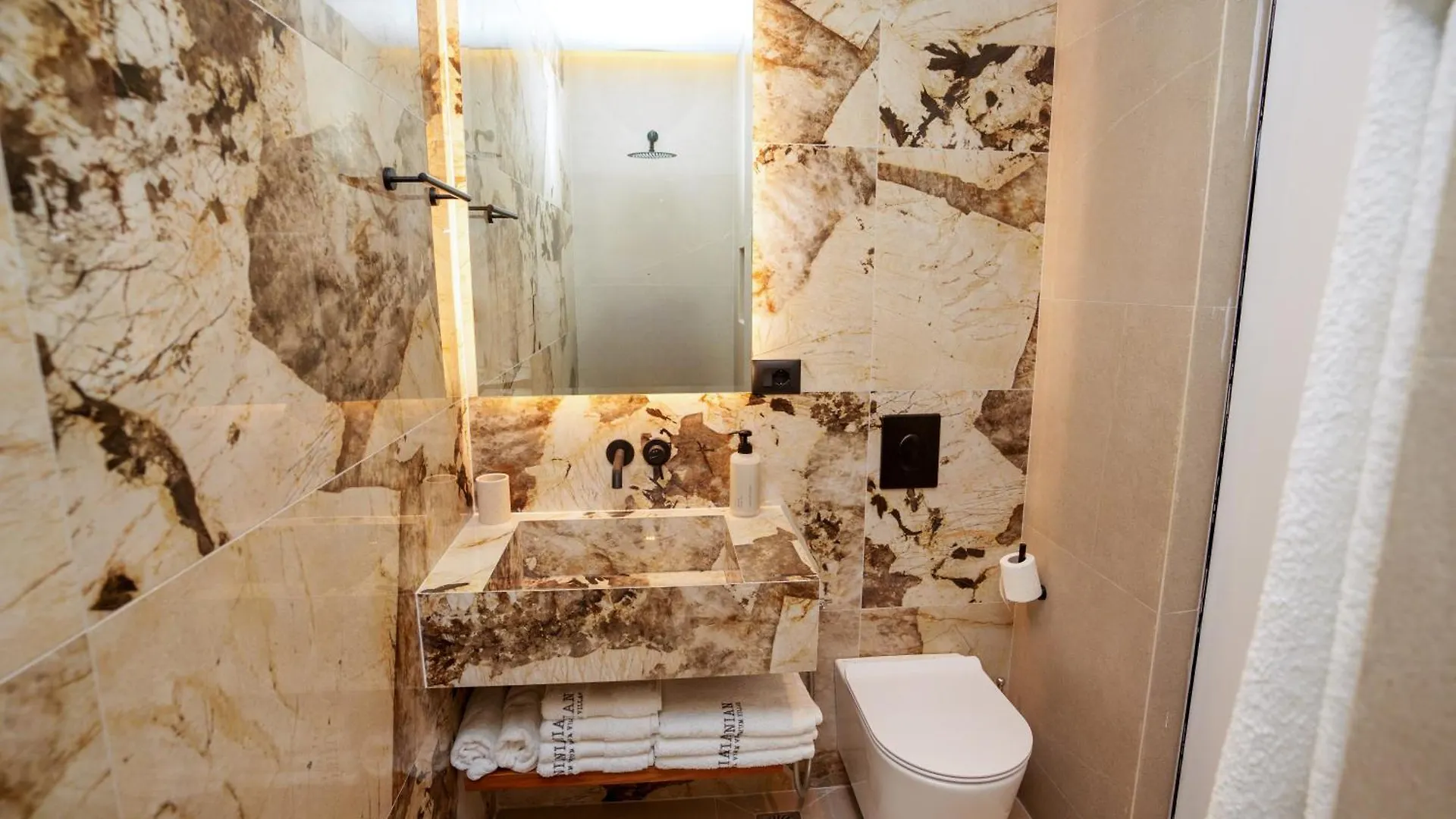 Ionian Premium Villas Sarandë